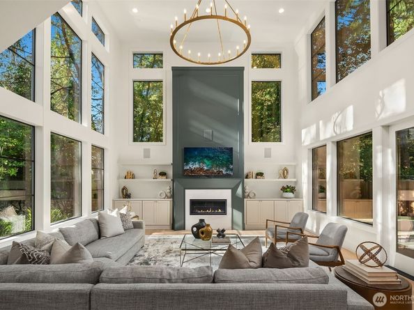 17020 NE 93rd Court, Redmond WA 98052