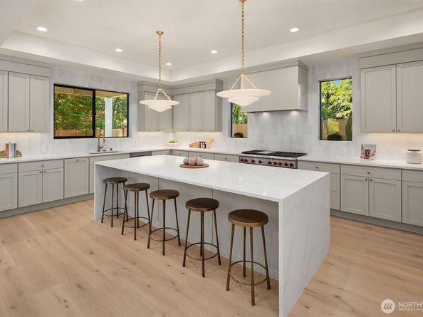 17020 NE 93rd Court, Redmond WA 98052