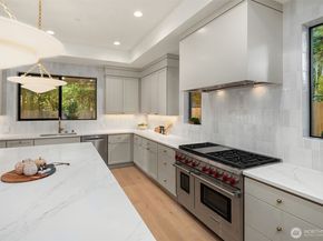 17020 NE 93rd Court, Redmond WA 98052