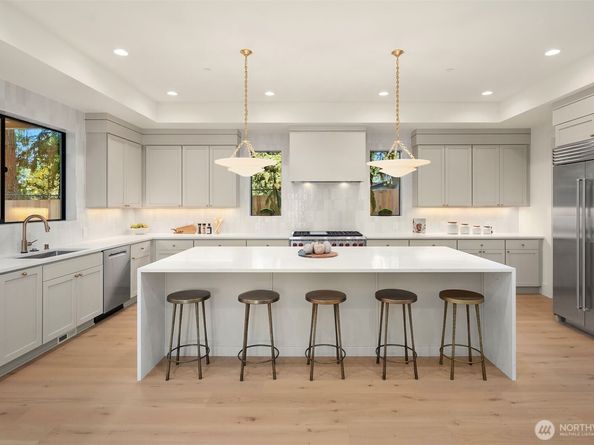 17020 NE 93rd Court, Redmond WA 98052