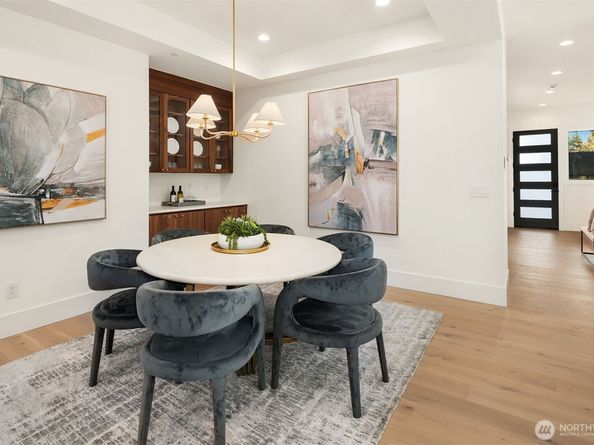 17020 NE 93rd Court, Redmond WA 98052