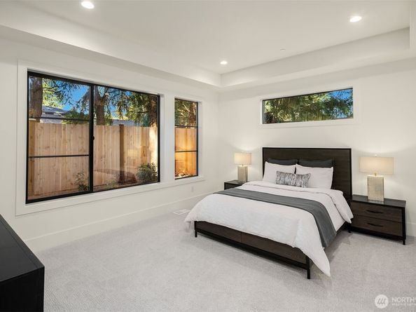 17020 NE 93rd Court, Redmond WA 98052