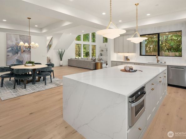 17020 NE 93rd Court, Redmond WA 98052