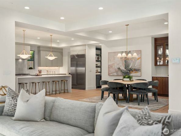 17020 NE 93rd Court, Redmond WA 98052