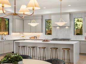 17020 NE 93rd Court, Redmond WA 98052