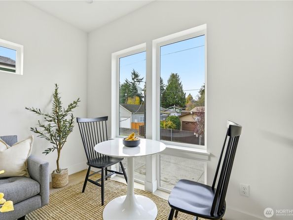 7552 39th Avenue SW, Seattle WA 98126