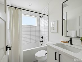 7552 39th Avenue SW, Seattle WA 98126