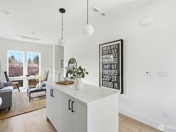 7552 39th Avenue SW, Seattle WA 98126