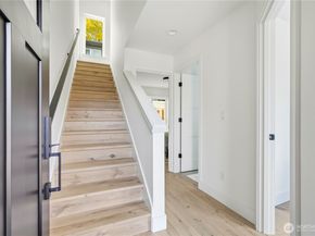 7552 39th Avenue SW, Seattle WA 98126