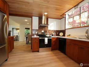 1770 159TH Avenue NE, Bellevue WA 98008