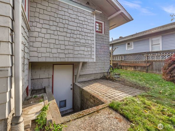 8007 Fremont Avenue N, Seattle WA 98103