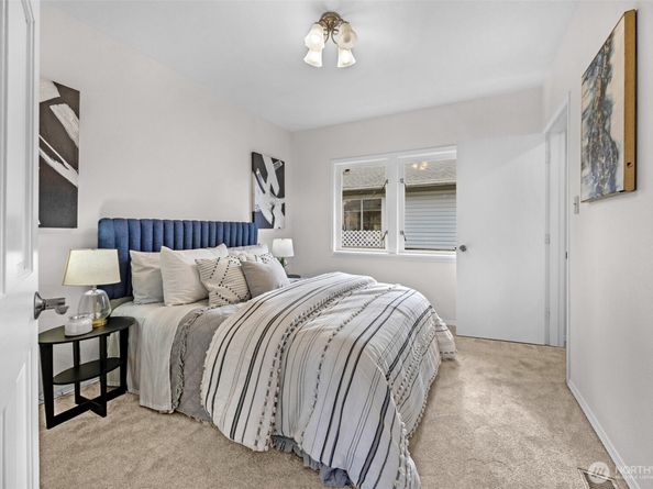 8007 Fremont Avenue N, Seattle WA 98103