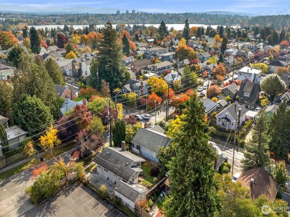 8007 Fremont Avenue N, Seattle WA 98103