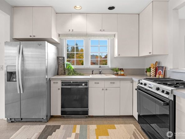 8007 Fremont Avenue N, Seattle WA 98103