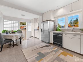 8007 Fremont Avenue N, Seattle WA 98103