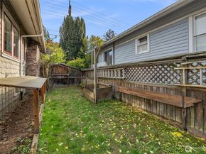 8007 Fremont Avenue N, Seattle WA 98103