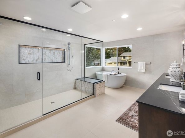 12127 NE 65th Street, Kirkland WA 98033