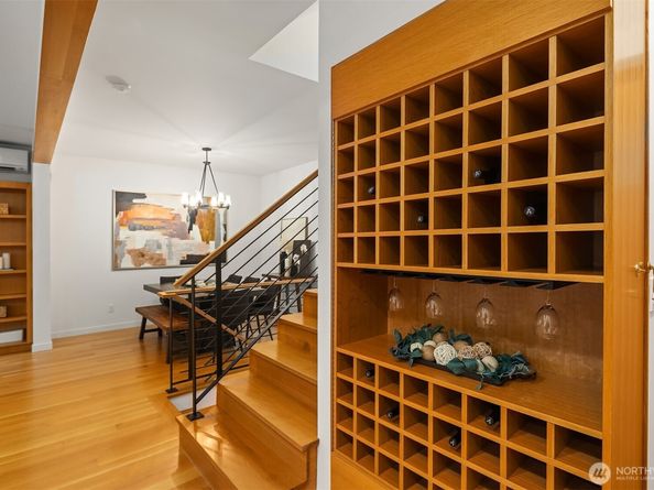 1002 5th Avenue N, Seattle WA 98109