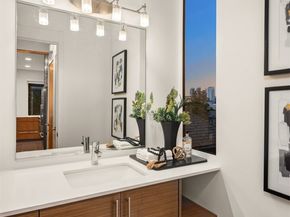 1002 5th Avenue N, Seattle WA 98109