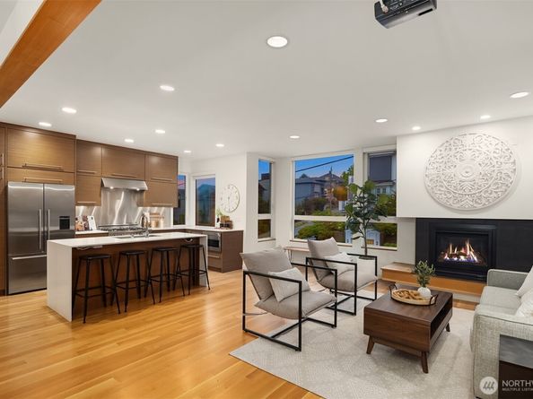 1002 5th Avenue N, Seattle WA 98109