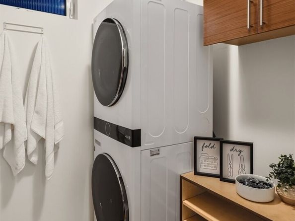 1002 5th Avenue N, Seattle WA 98109