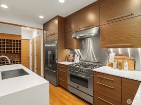 1002 5th Avenue N, Seattle WA 98109