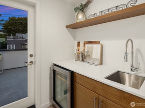 1002 5th Avenue N, Seattle WA 98109