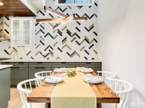 10719 2nd Avenue NW, Seattle WA 98177