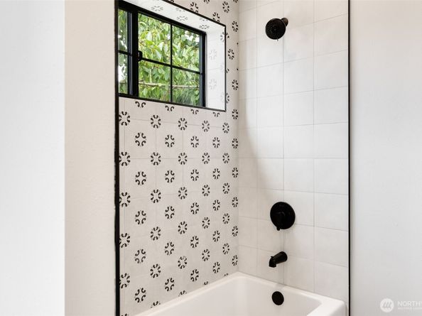 10719 2nd Avenue NW, Seattle WA 98177