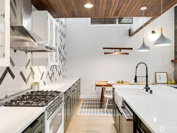 10719 2nd Avenue NW, Seattle WA 98177