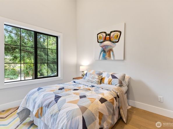 10719 2nd Avenue NW, Seattle WA 98177