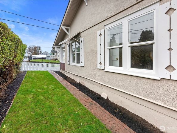 1102 Highland Avenue, Bremerton WA 98337