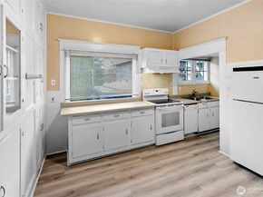 1102 Highland Avenue, Bremerton WA 98337