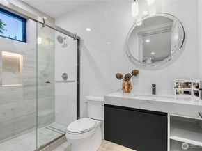 8456 SE 40th Street, Mercer Island WA 98040