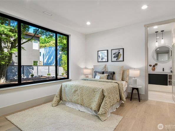 8456 SE 40th Street, Mercer Island WA 98040