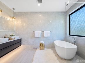 8456 SE 40th Street, Mercer Island WA 98040