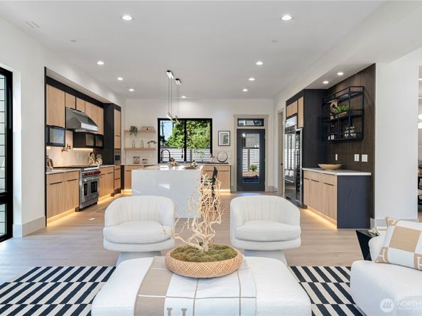 8456 SE 40th Street, Mercer Island WA 98040