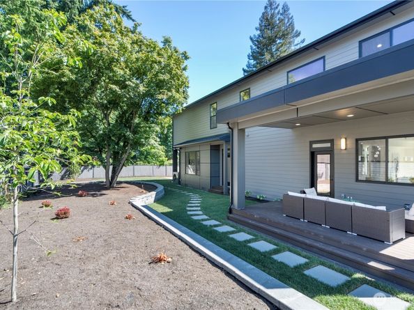 8456 SE 40th Street, Mercer Island WA 98040