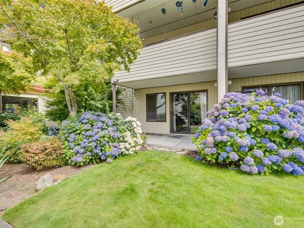 8516 196th Street SW 105, Edmonds WA 98026