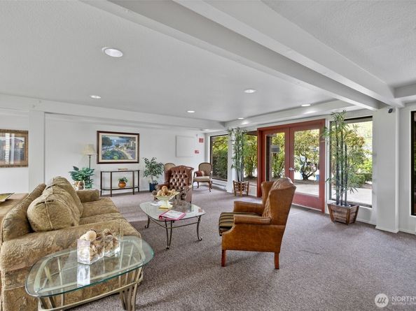 8516 196th Street SW 105, Edmonds WA 98026