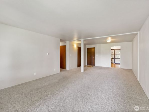 8516 196th Street SW 105, Edmonds WA 98026