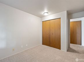8516 196th Street SW 105, Edmonds WA 98026