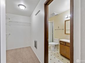 8516 196th Street SW 105, Edmonds WA 98026