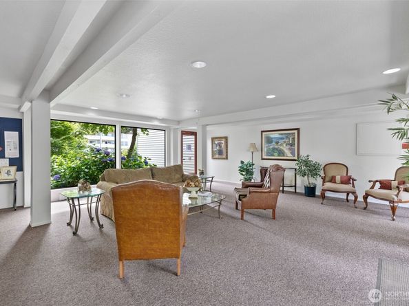 8516 196th Street SW 105, Edmonds WA 98026