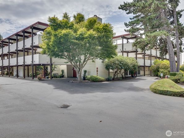 8516 196th Street SW 105, Edmonds WA 98026