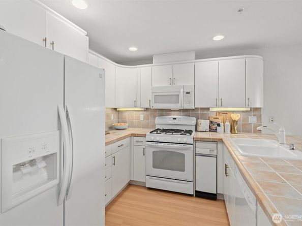 1300 Alki Avenue SW 201, Seattle WA 98116