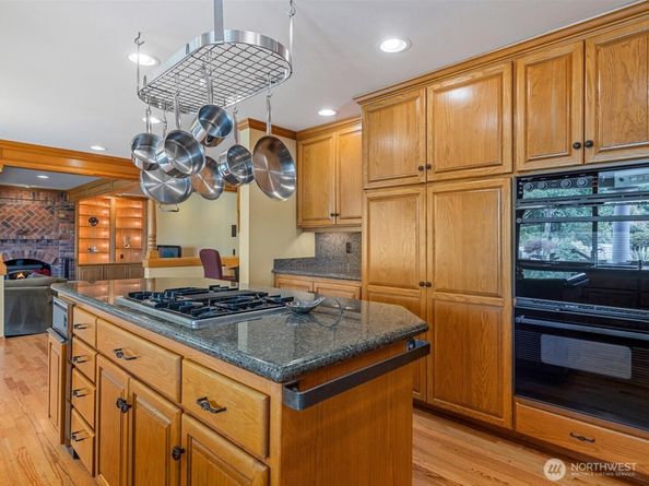 9804 Marine View Drive, Mukilteo WA 98275
