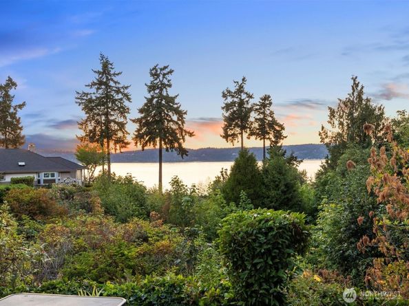9804 Marine View Drive, Mukilteo WA 98275