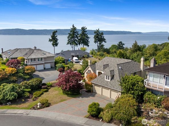 9804 Marine View Drive, Mukilteo WA 98275
