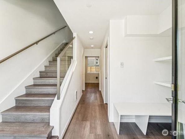 604 NW 77th Street D, Seattle WA 98117